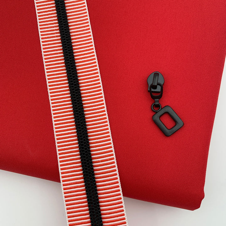 Stripe Red matte black