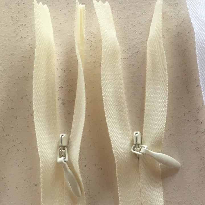 100 Invisible YKK zipper white and ivory | available in 14.16.18.20.22.24.26.30.36.48"