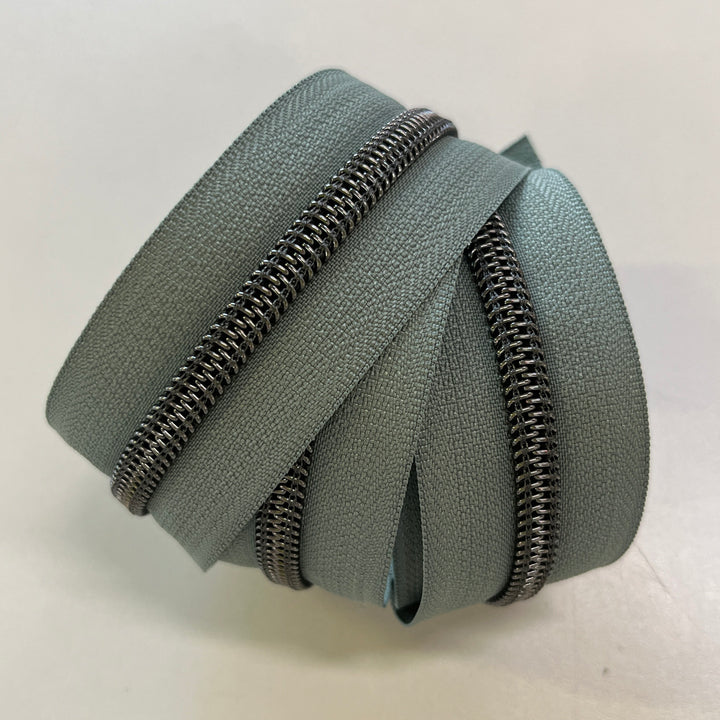 Sage #5 Gunmetal zipper coil