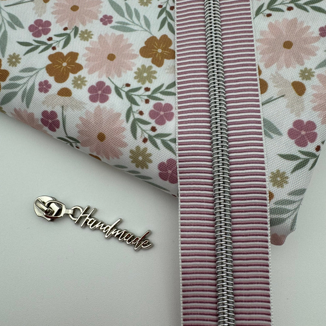 Cursive Handmade Pull