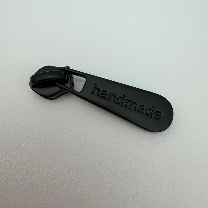 Handmade Pull Matte Black