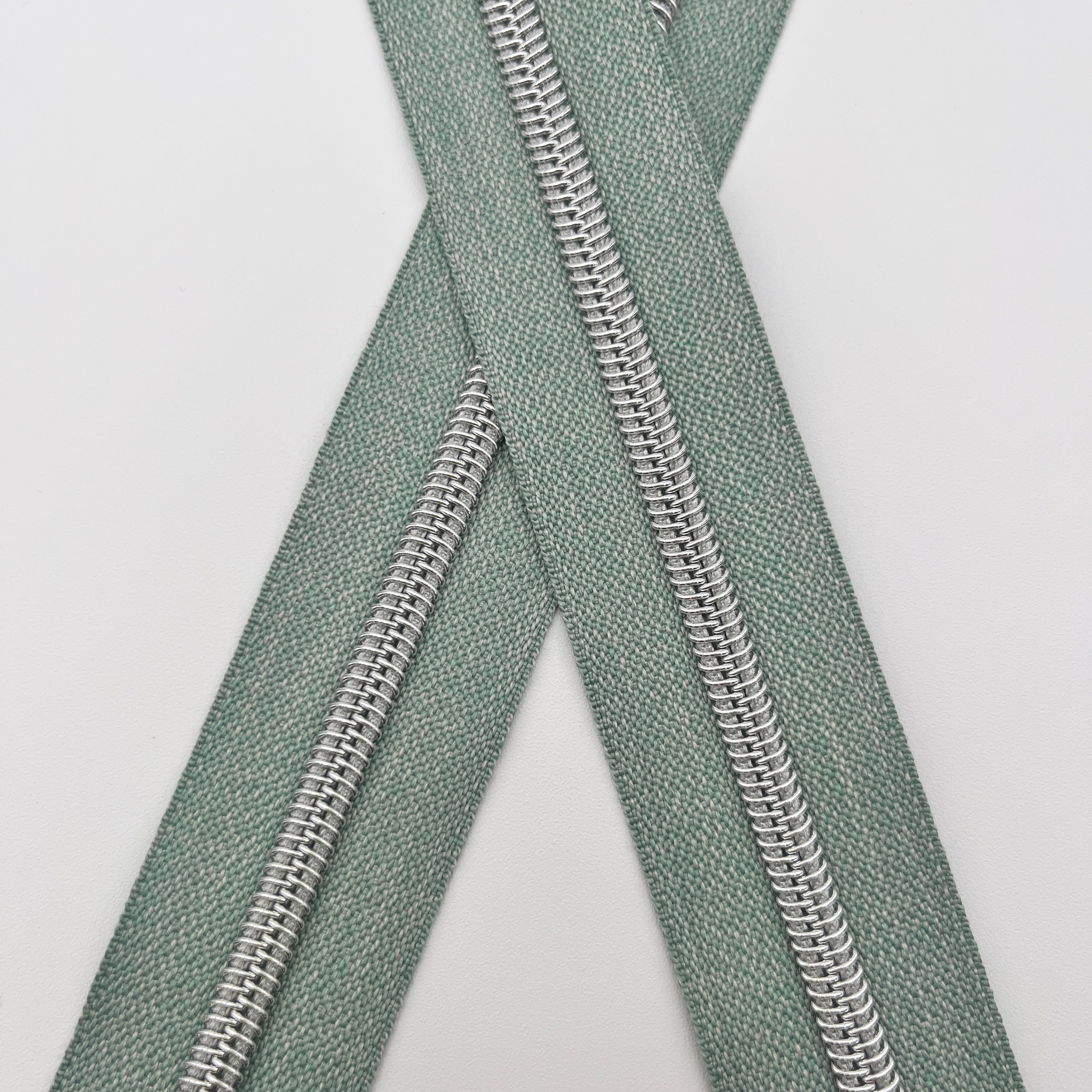 【COLOR iN ID】Kai zipper buckle denim COLOR iN ID - Kai zipper buckle denim - Codibook.